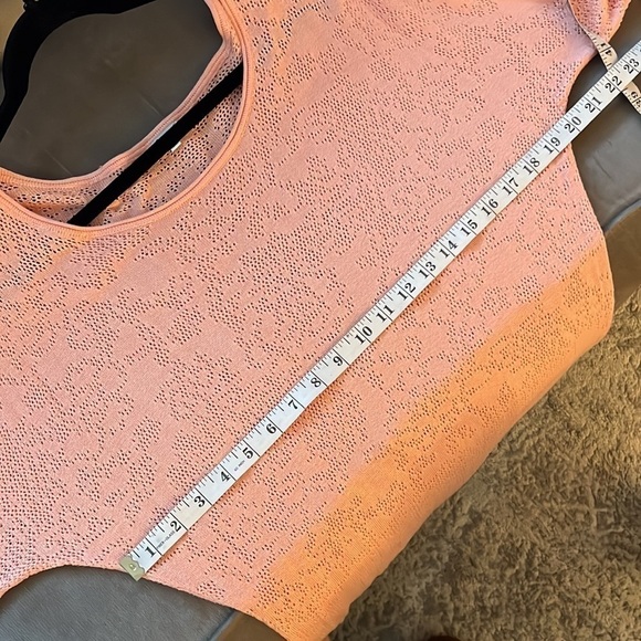 Kismet Open Knit Dolman Short Sleeve Sweater - Coral Size M - Picture 10 of 10